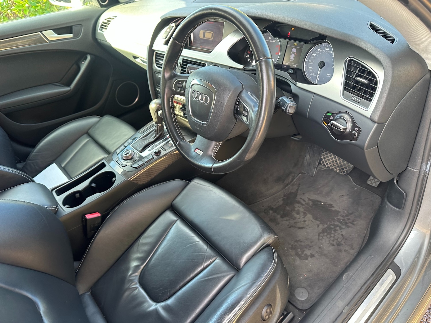 Used Audi A4 2010 for sale - 76384312: Photo 9