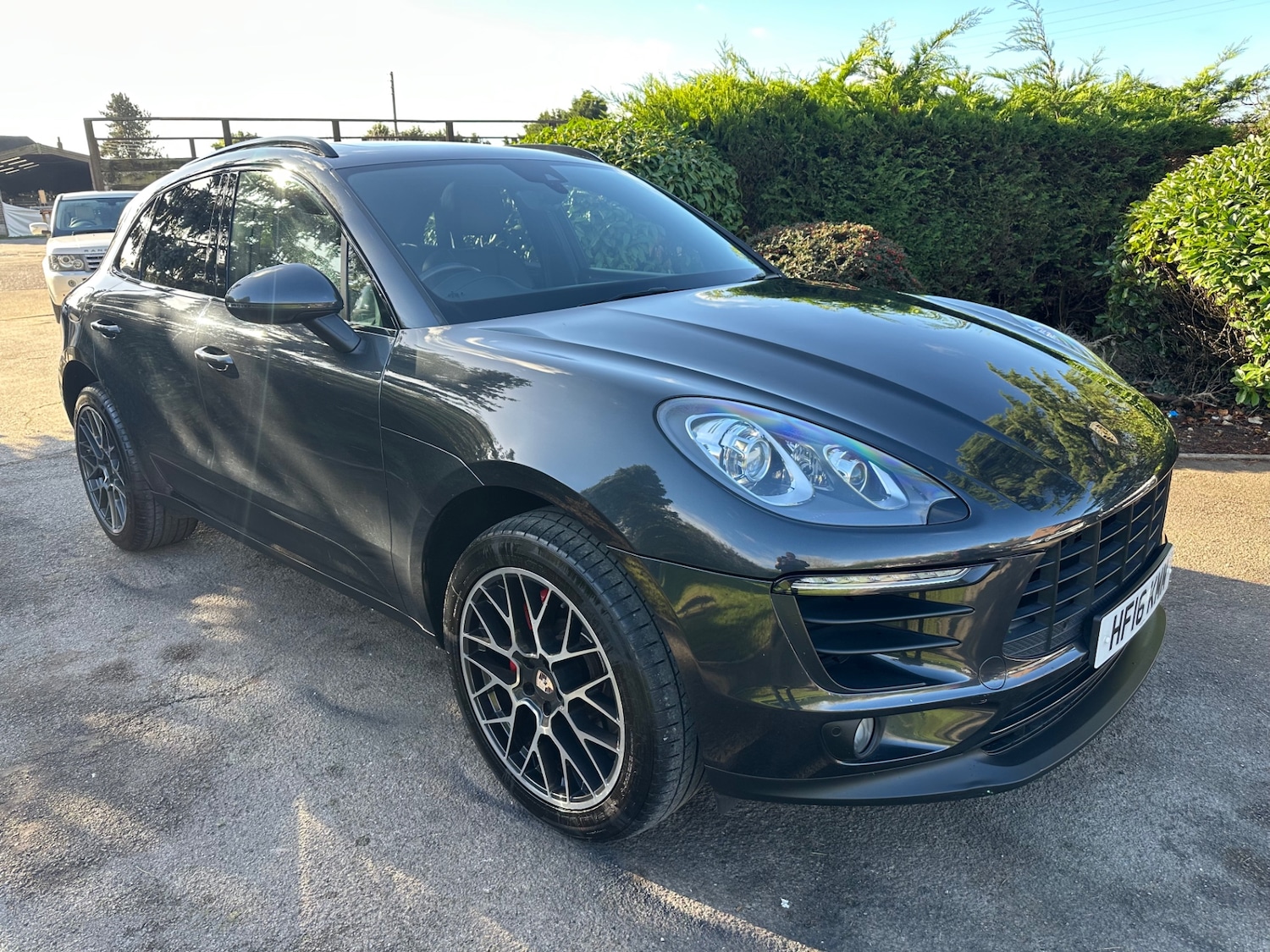 Used Porsche Macan 2016 for sale - 76363325: Photo 1