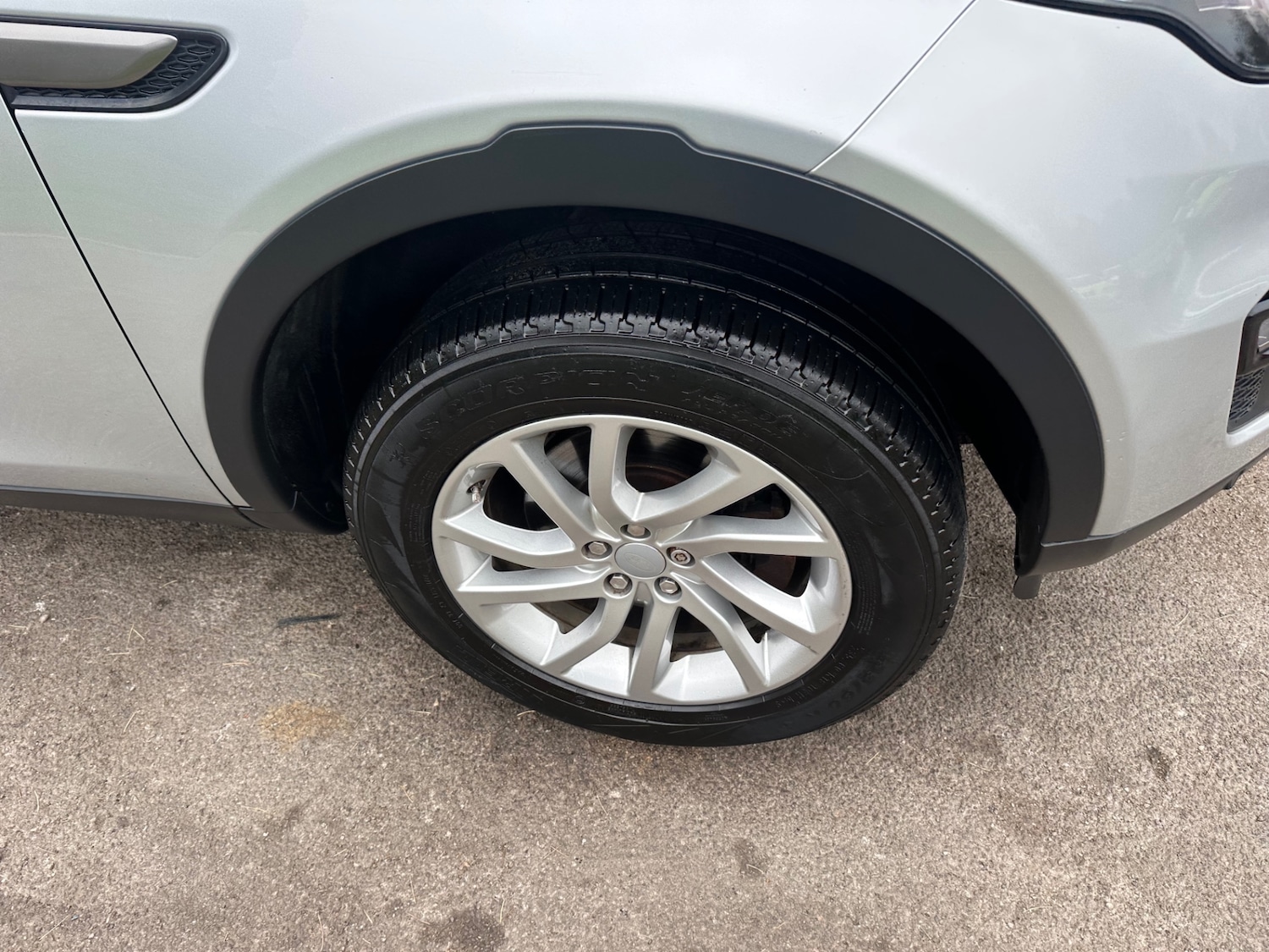 Used Land Rover Discovery Sport 2016 for sale - 76155467: Photo 15