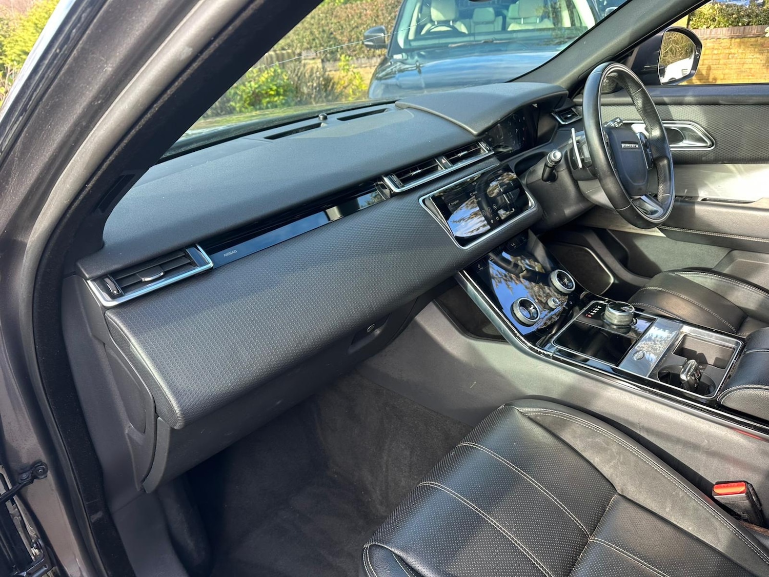 Used Land Rover Range Rover Velar 2018 for sale - 77350380: Photo 11