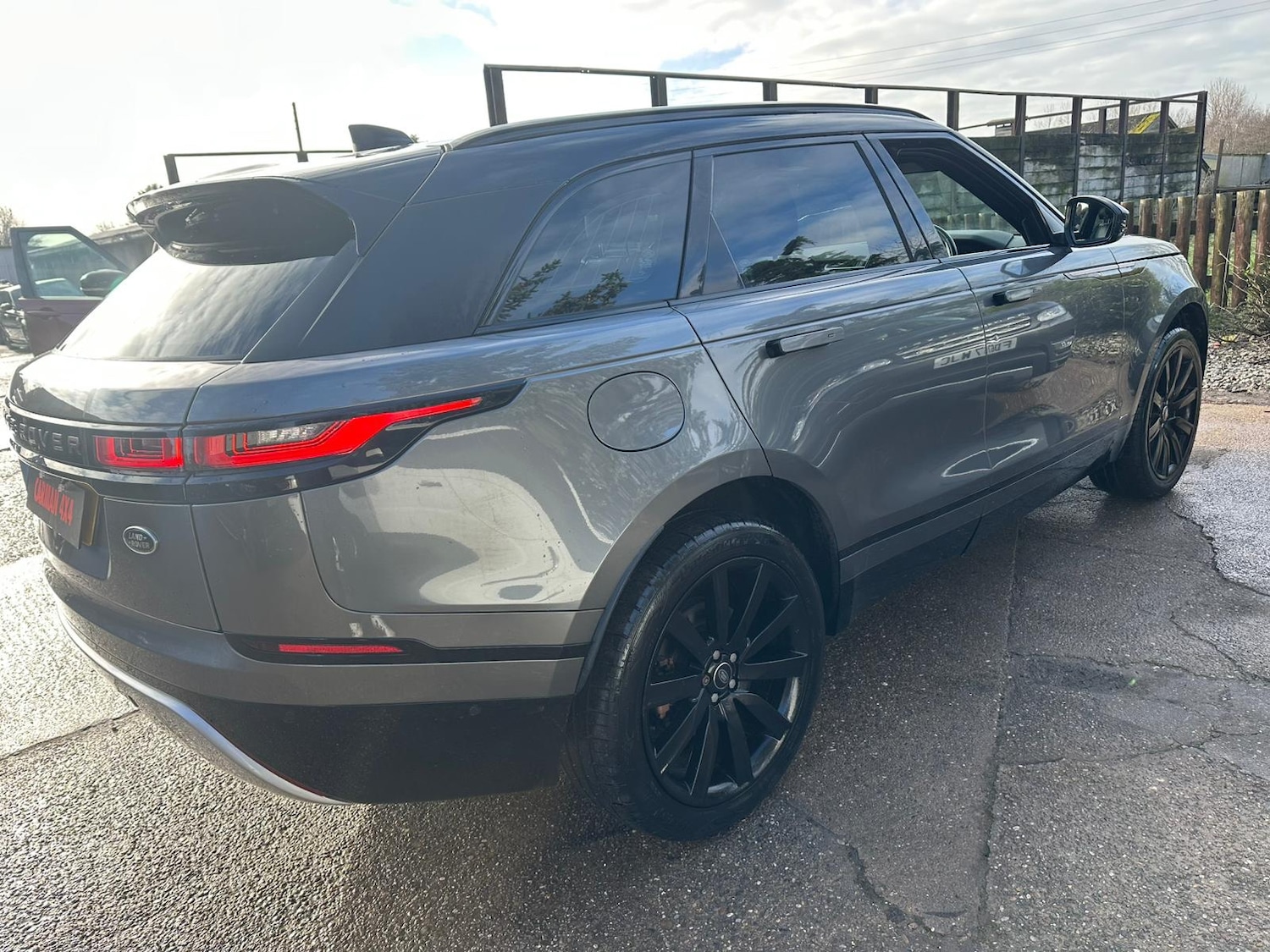 Used Land Rover Range Rover Velar 2018 for sale - 77350380: Photo 6