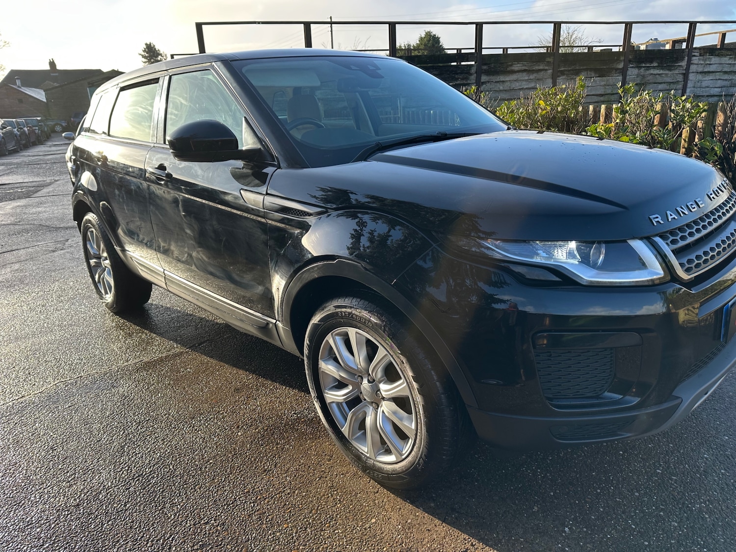 Used Land Rover Range Rover Evoque 2017 for sale - 76931583: Photo 3