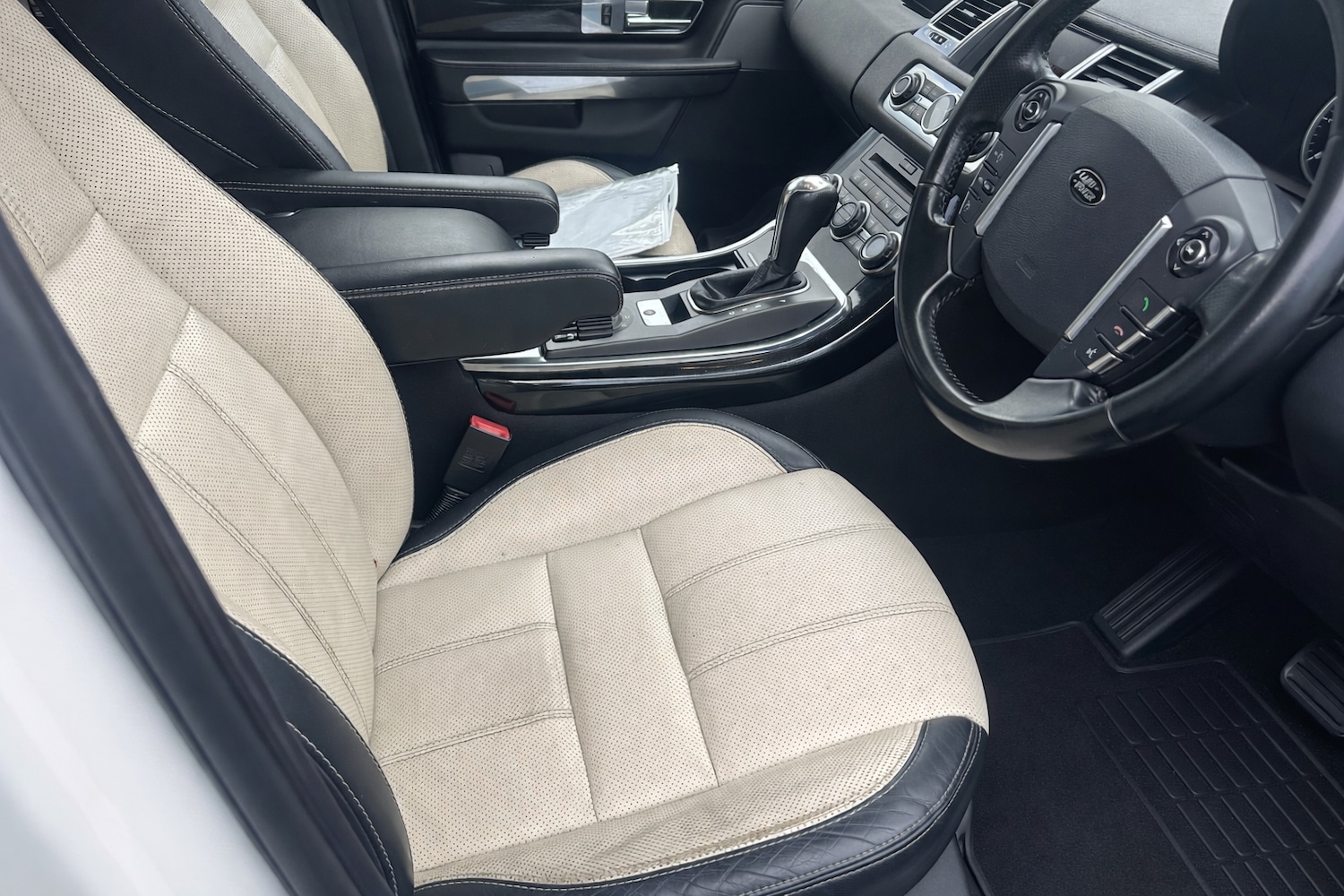 Used Land Rover Range Rover Sport 2010 for sale - 77643464: Photo 5