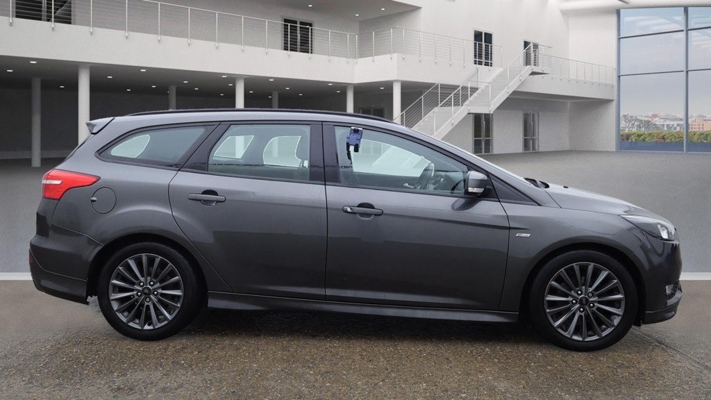 Used Ford Focus 2017 for sale - 76799555: Photo 12