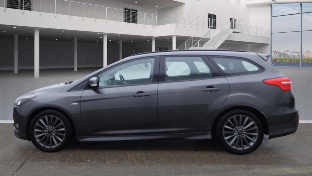 Used Ford Focus 2017 for sale - 76799555: Photo 13