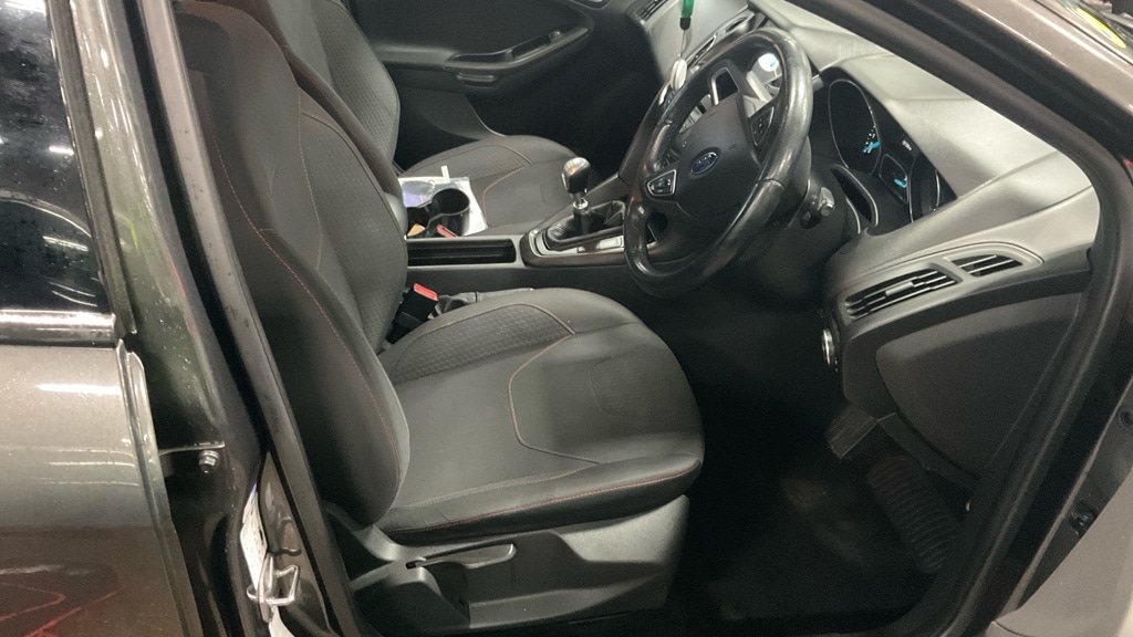 Used Ford Focus 2017 for sale - 76799555: Photo 14