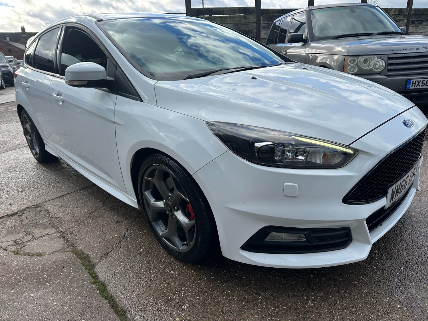 Used Ford Focus 2017 for sale - 76375456: Photo 4