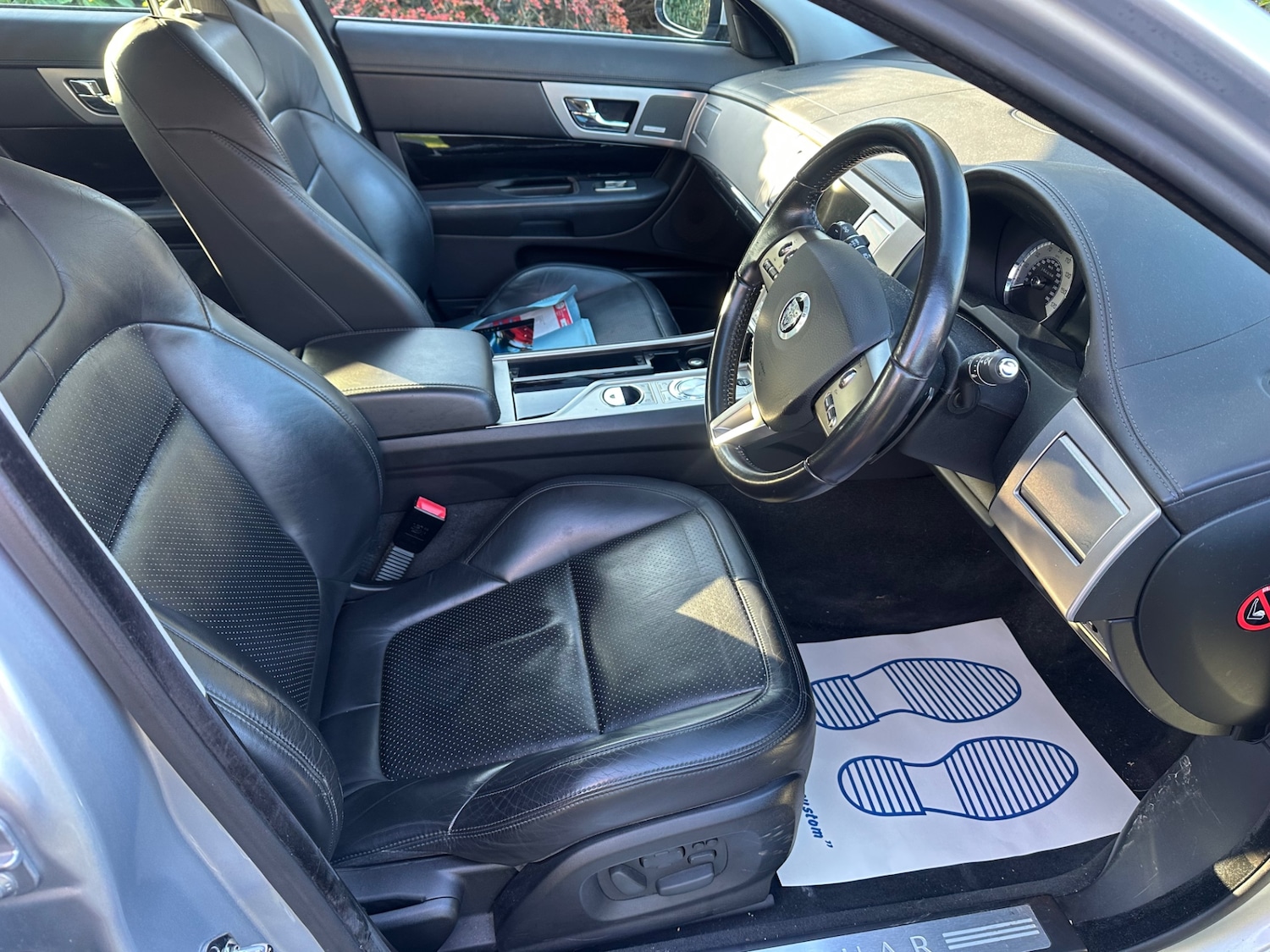 Used Jaguar XF 2011 for sale - 76794729: Photo 14