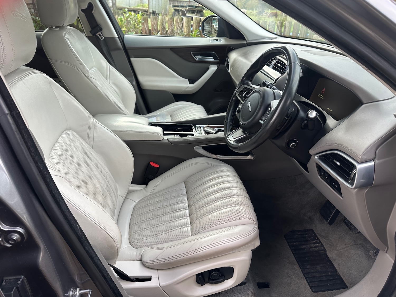 Used Jaguar F-Pace 2017 for sale - 76799539: Photo 7