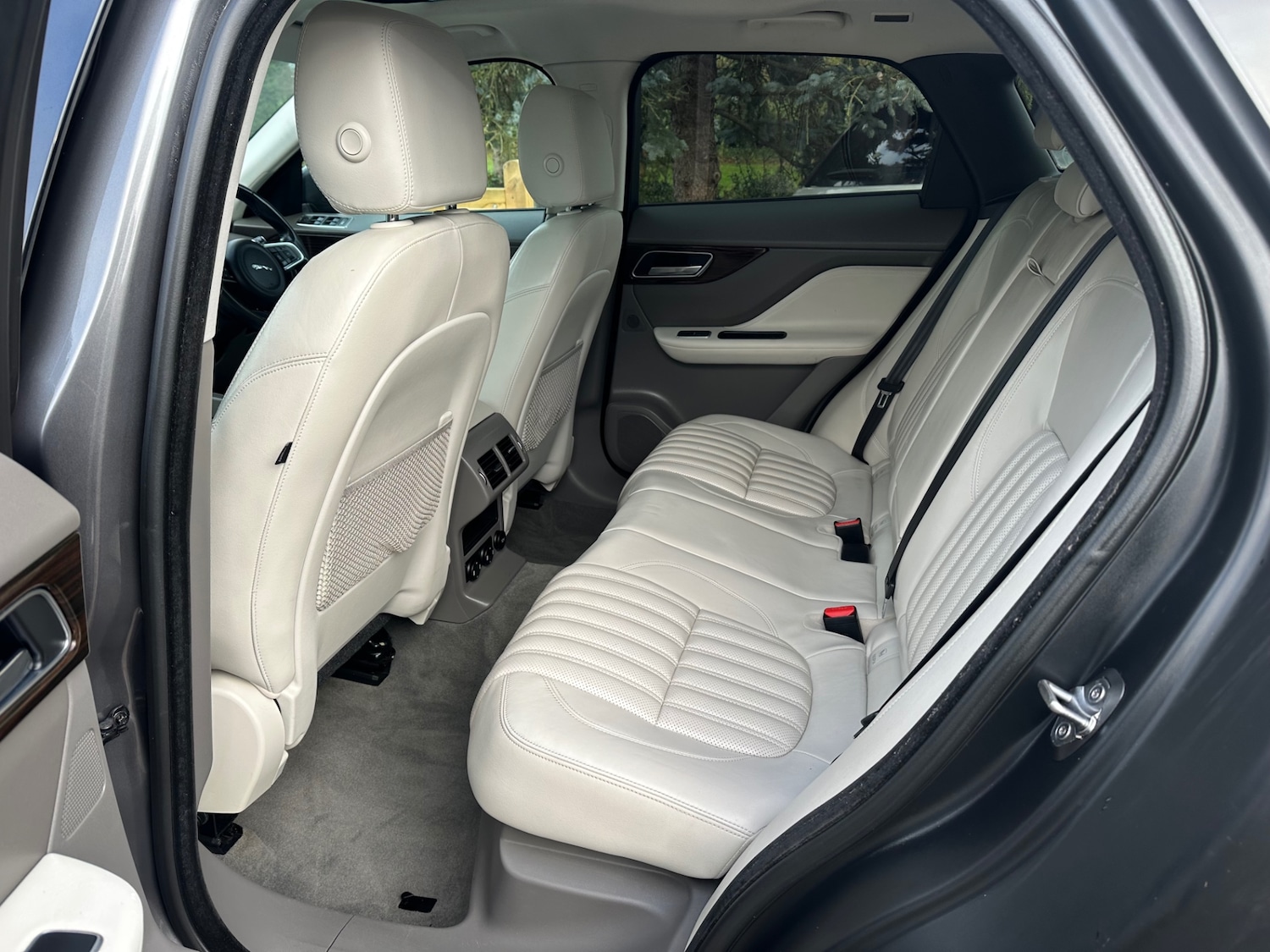 Used Jaguar F-Pace 2017 for sale - 76799539: Photo 8