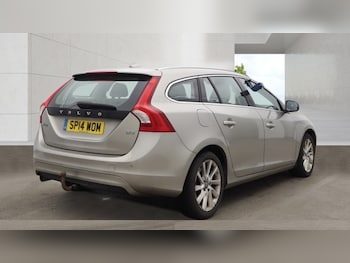 Used Volvo V60 2014 for sale - 78139611: Photo