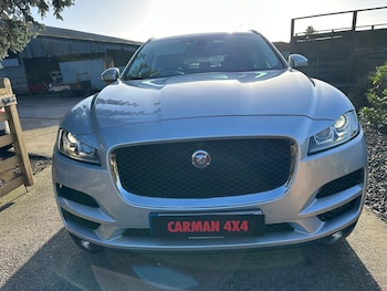 Used Jaguar F-Pace 2017 for sale - 76859560: Photo