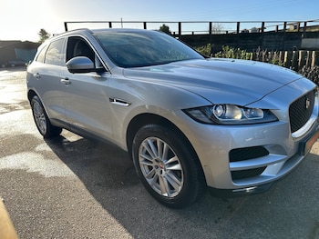 Used Jaguar F-Pace 2017 for sale - 76859560: Photo
