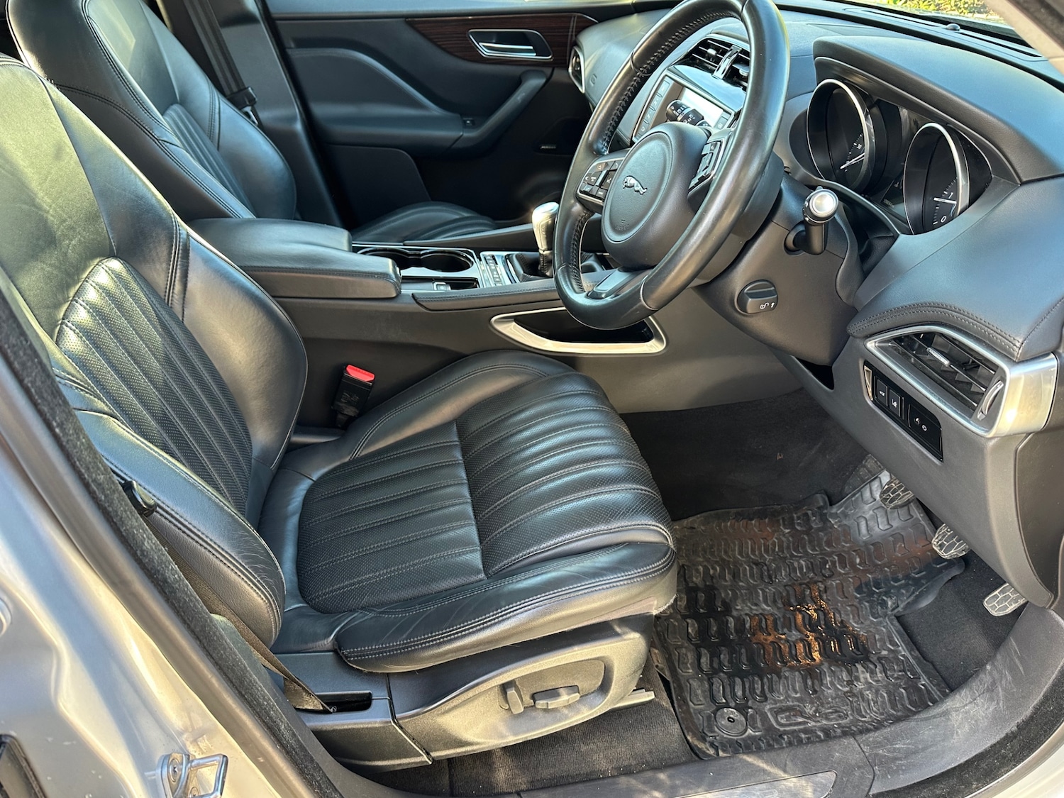 Used Jaguar F-Pace 2017 for sale - 76859560: Photo 7