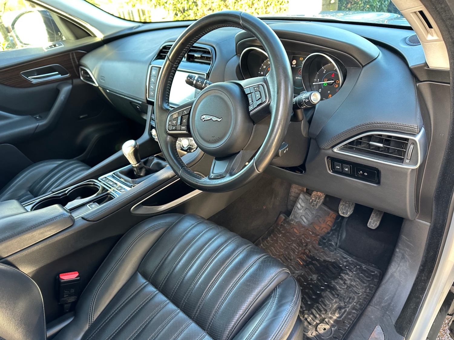 Used Jaguar F-Pace 2017 for sale - 76859560: Photo 8