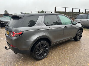 Used Land Rover Discovery Sport 2017 for sale - 76588269: Photo
