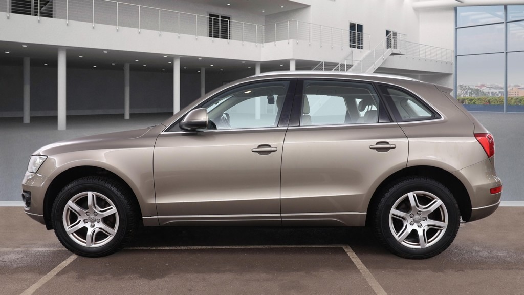 Used Audi Q5 2010 for sale - 77340160: Photo 7