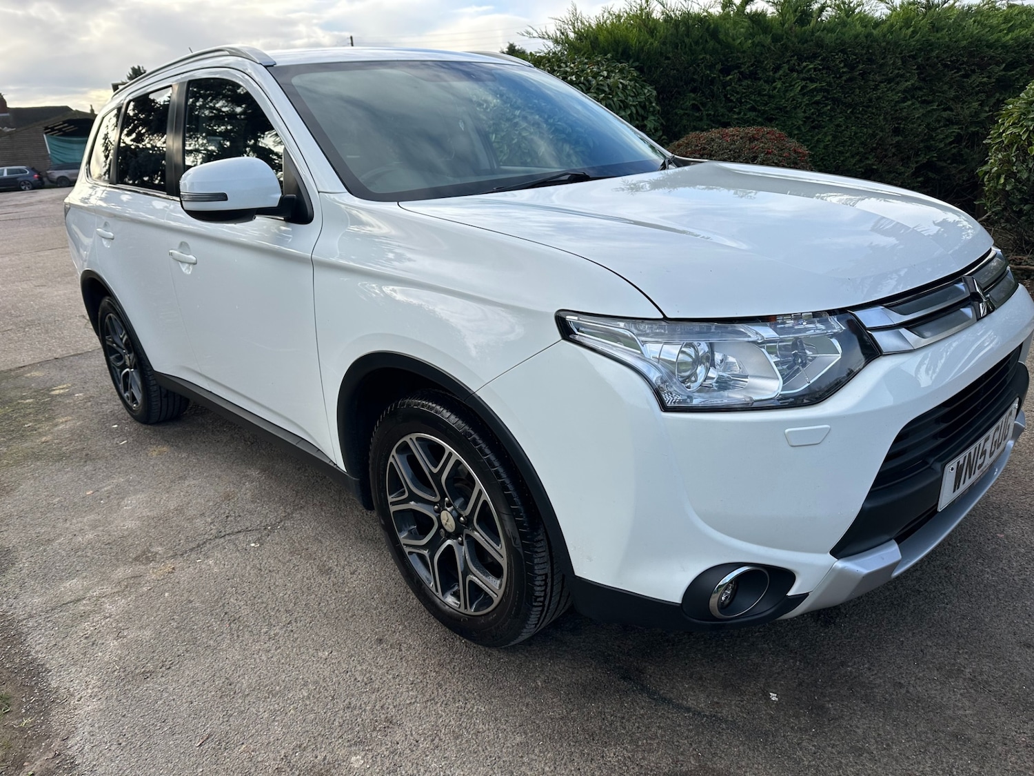 Used Mitsubishi Outlander 2015 for sale - 76615955: Photo 2