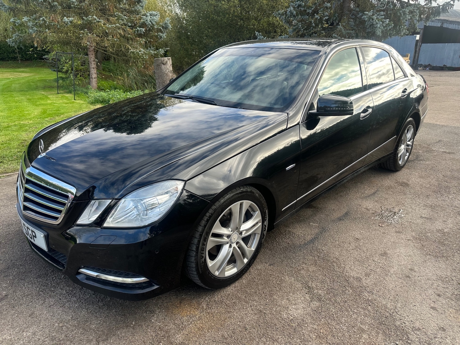 Used Mercedes-Benz E Class 2012 for sale - 76364832: Photo 1