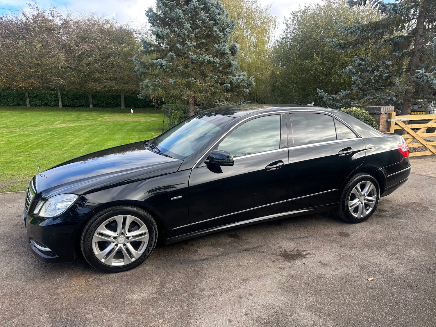 Used Mercedes-Benz E Class 2012 for sale - 76364832: Photo 7