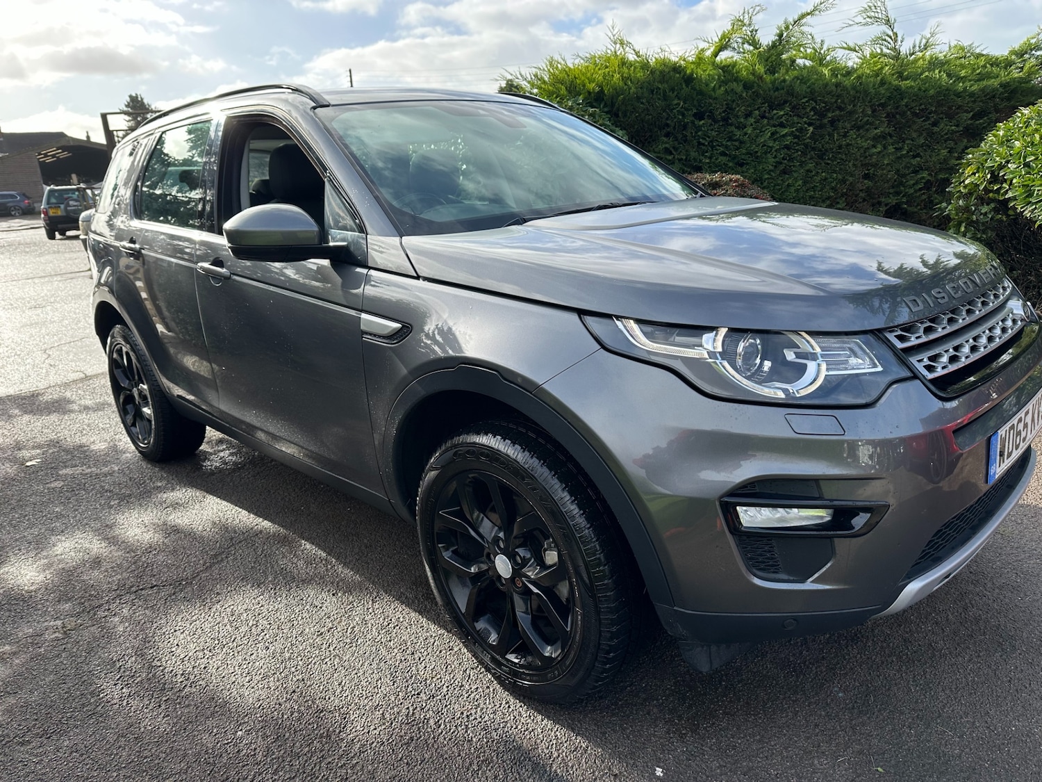 Used Land Rover Discovery Sport 2015 for sale - 76384715: Photo 3