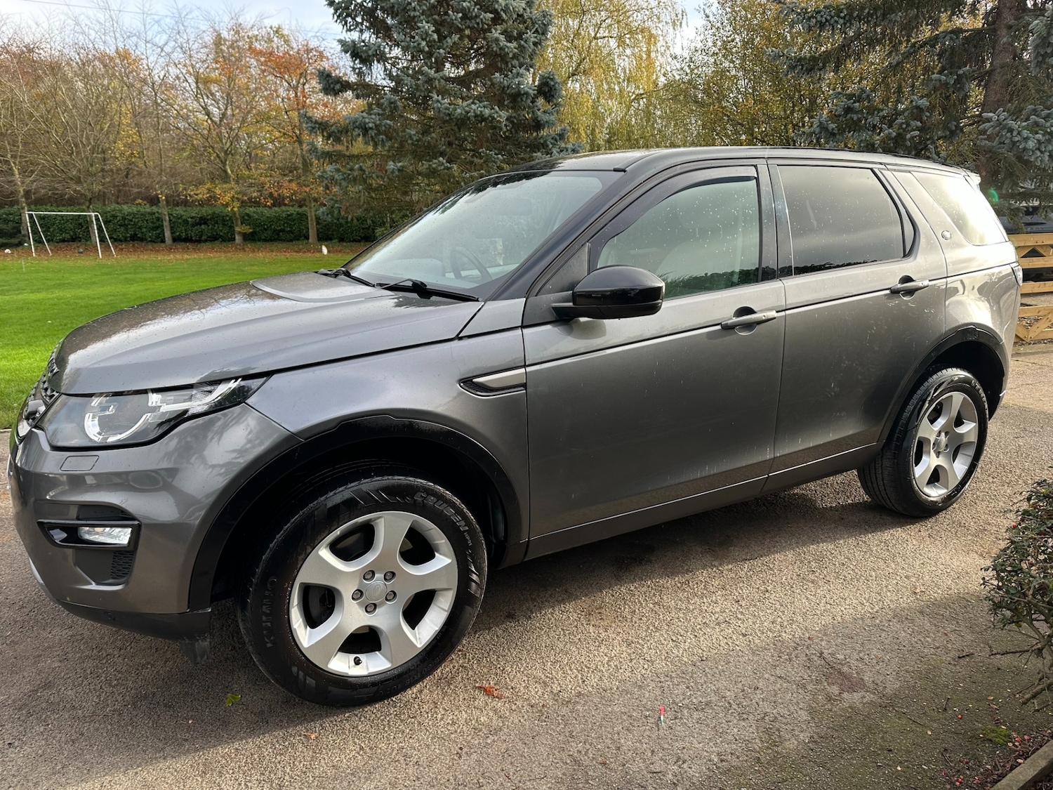Used Land Rover Discovery Sport 2018 for sale - 76615878: Photo 2