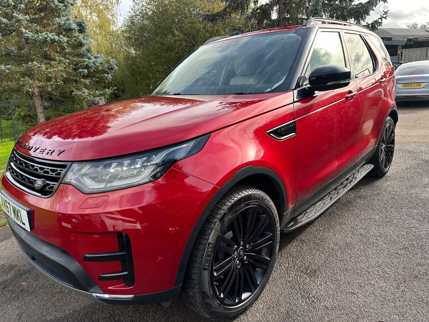 Used Land Rover Discovery 2017 for sale - 76405189: Photo 2