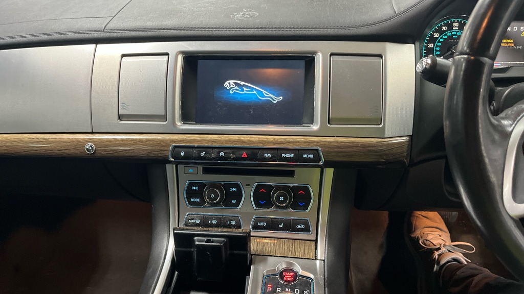 Used Jaguar XF 2014 for sale - 78207220: Photo 2