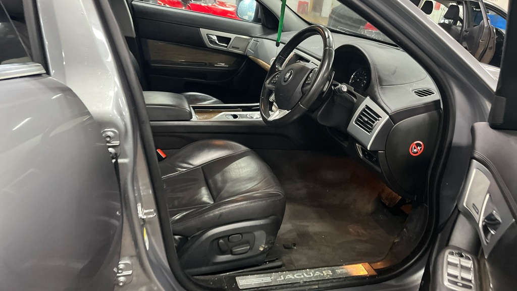 Used Jaguar XF 2014 for sale - 78207220: Photo 8