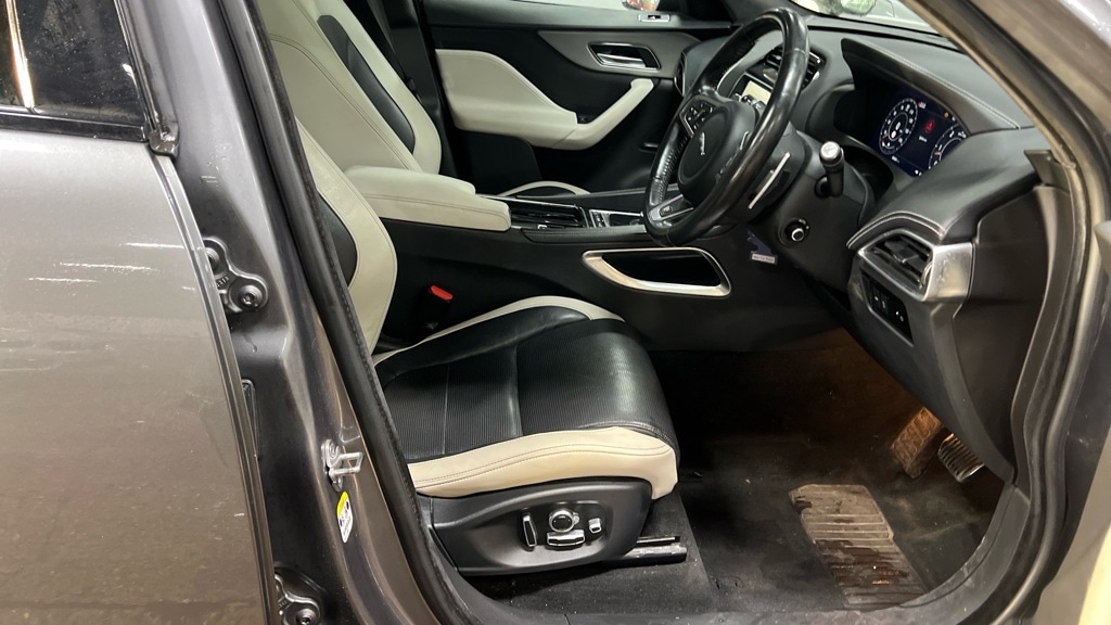 Used Jaguar F-Pace 2018 for sale - 77063448: Photo 14