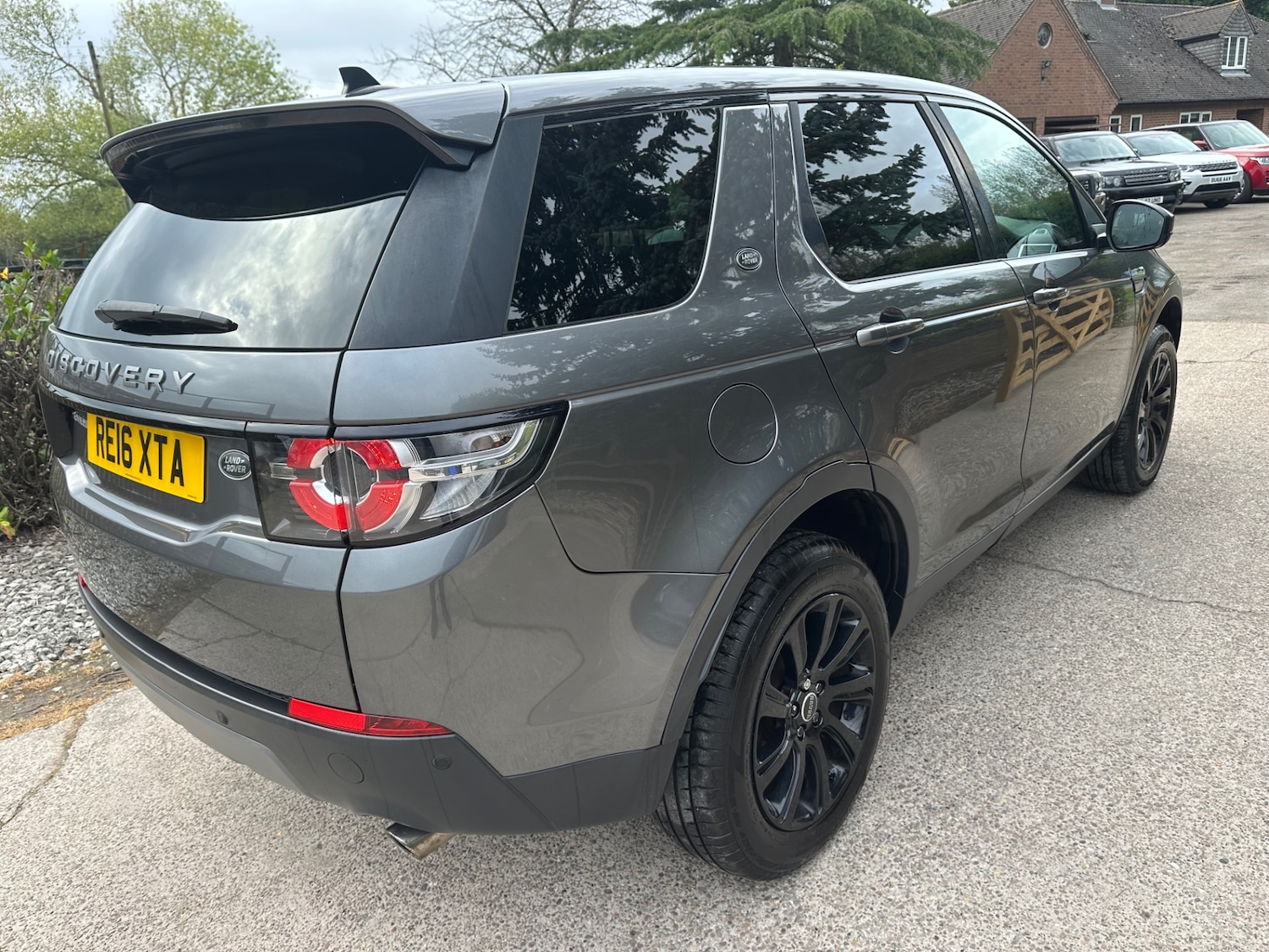 Used Land Rover Discovery Sport 2016 for sale - 76221877: Photo 6