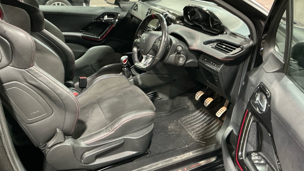 Used Peugeot 208 2018 for sale - 76799564: Photo 8