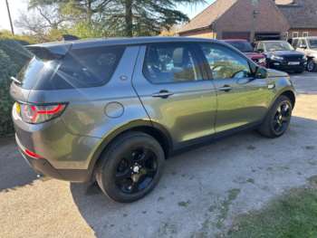 Used Land Rover Discovery Sport 2018 for sale - 74288757: Photo
