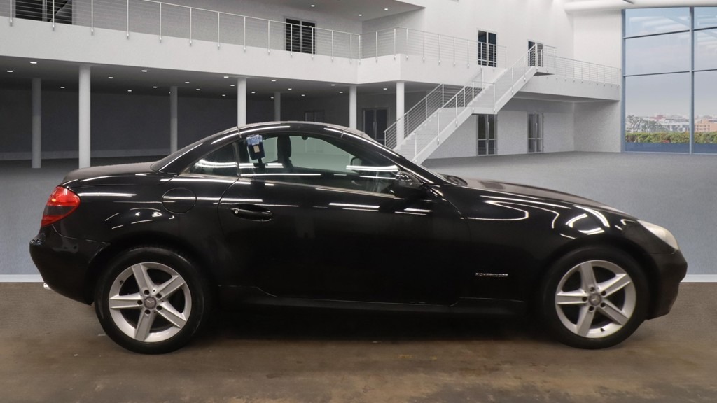 Used Mercedes-Benz SLK 2010 for sale - 76411467: Photo 5