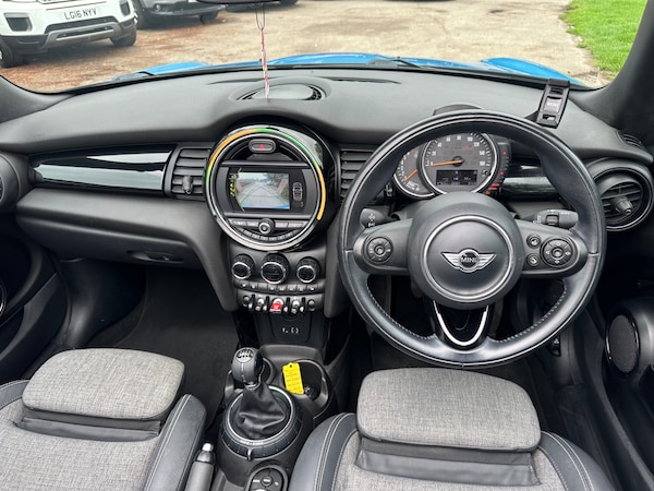 Used MINI Convertible 2016 for sale - 75314237: Photo 9