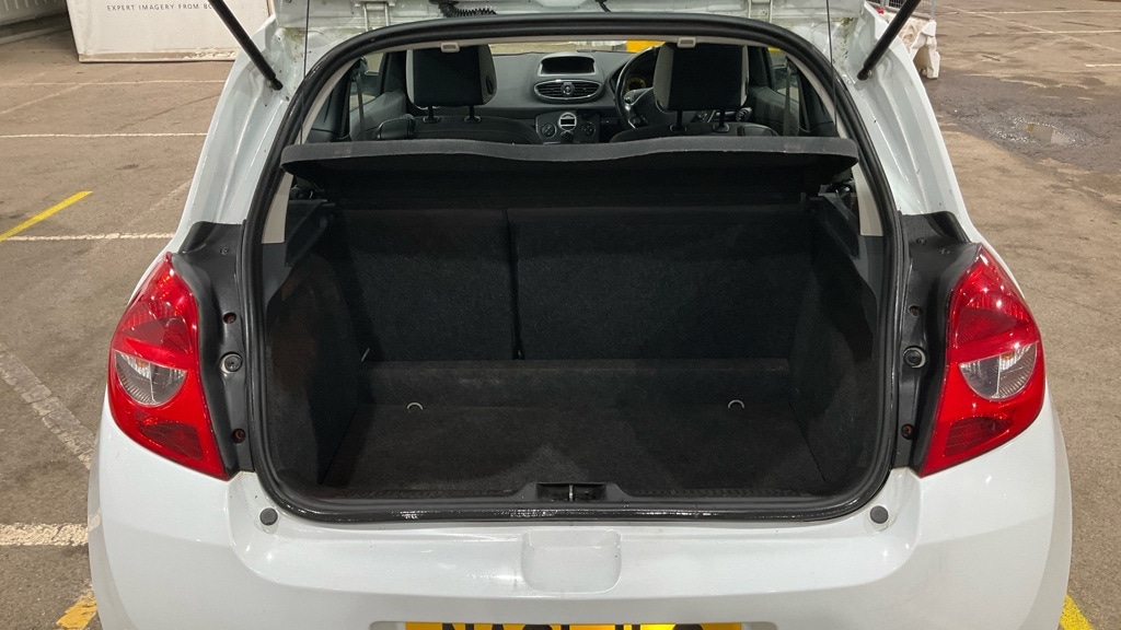 Used Renault Clio 2011 for sale - 77223086: Photo 16