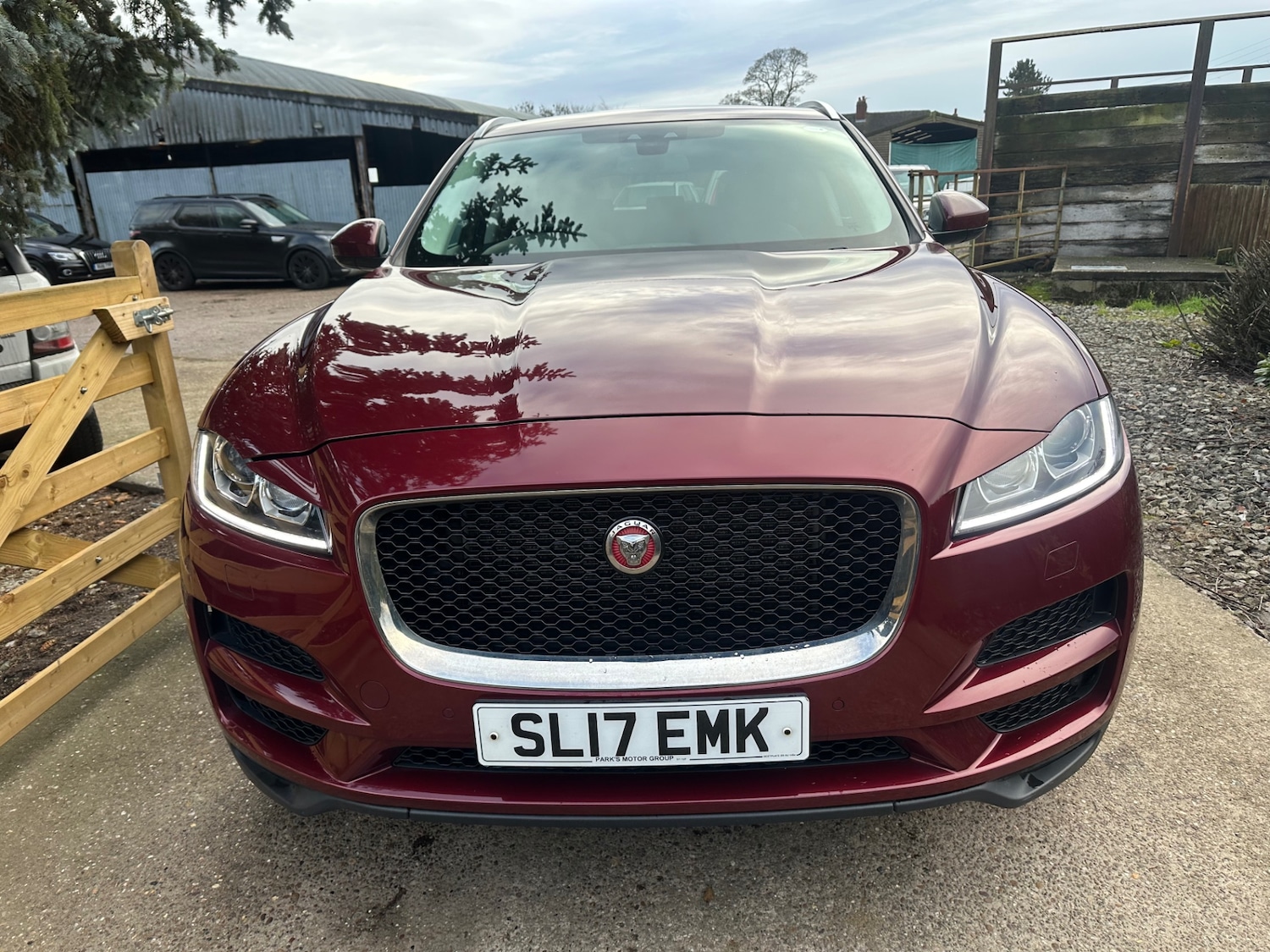 Used Jaguar F-Pace 2017 for sale - 76799490: Photo 2