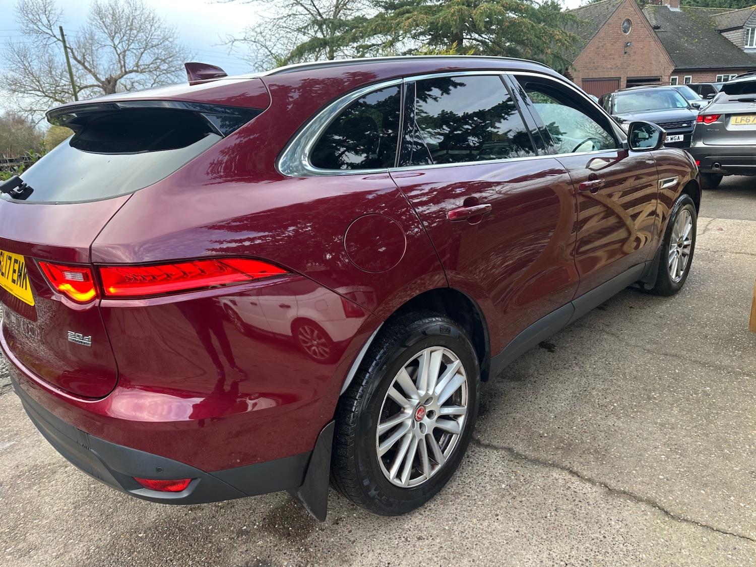 Used Jaguar F-Pace 2017 for sale - 76799490: Photo 4