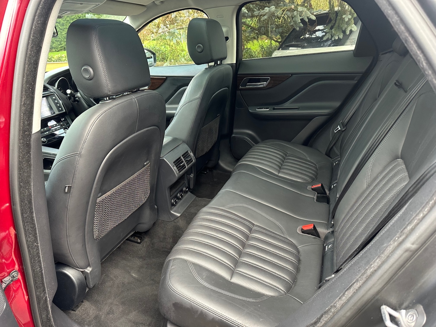 Used Jaguar F-Pace 2017 for sale - 76799490: Photo 9