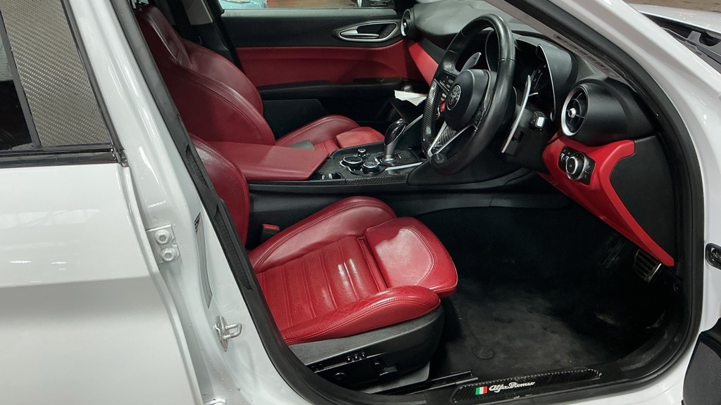 Used Alfa Romeo Giulia 2017 for sale - 76799611: Photo 10