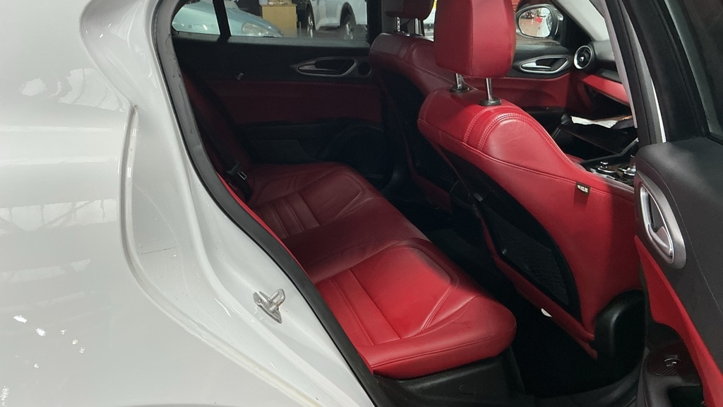 Used Alfa Romeo Giulia 2017 for sale - 76799611: Photo 11