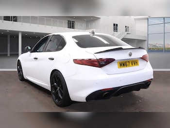 Used Alfa Romeo Giulia 2017 for sale - 76799611: Photo