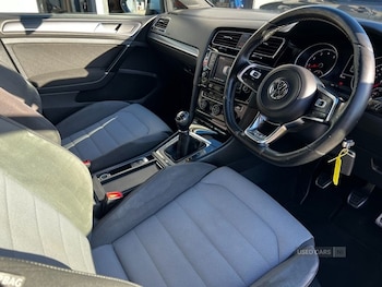 Used Volkswagen Golf 2015 for sale - 77794539: Photo