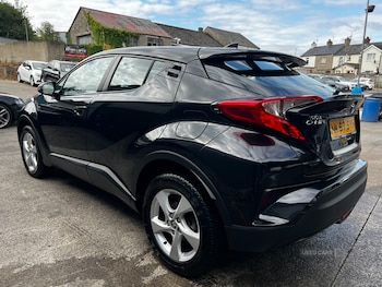 Used Toyota C-HR 2017 for sale - 79396821: Photo