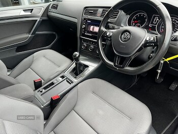 Used Volkswagen Golf 2017 for sale - 76216337: Photo 4
