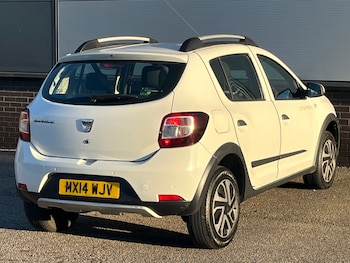 Used Dacia Sandero Stepway 2014 for sale - 76605475: Photo
