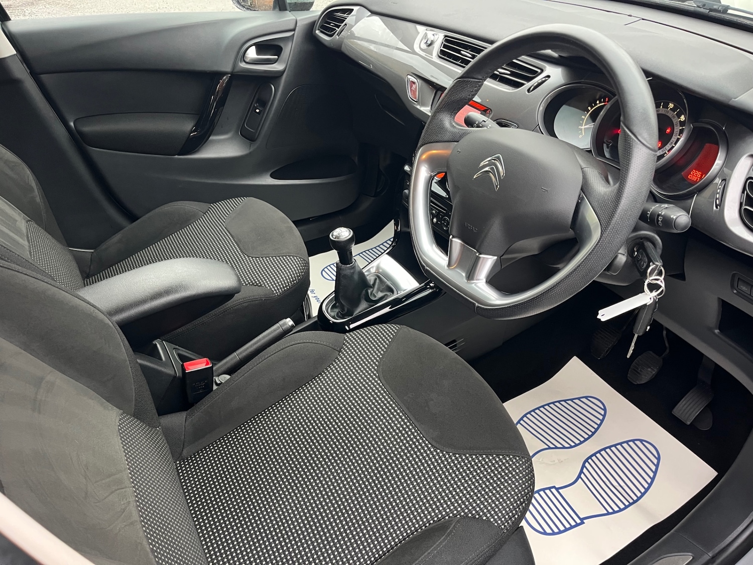 Used Citroen C3 2015 for sale - 76452385: Photo 6