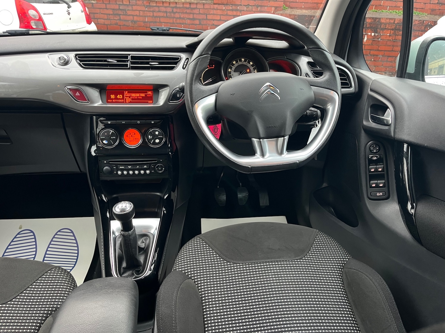 Used Citroen C3 2015 for sale - 76452385: Photo 8