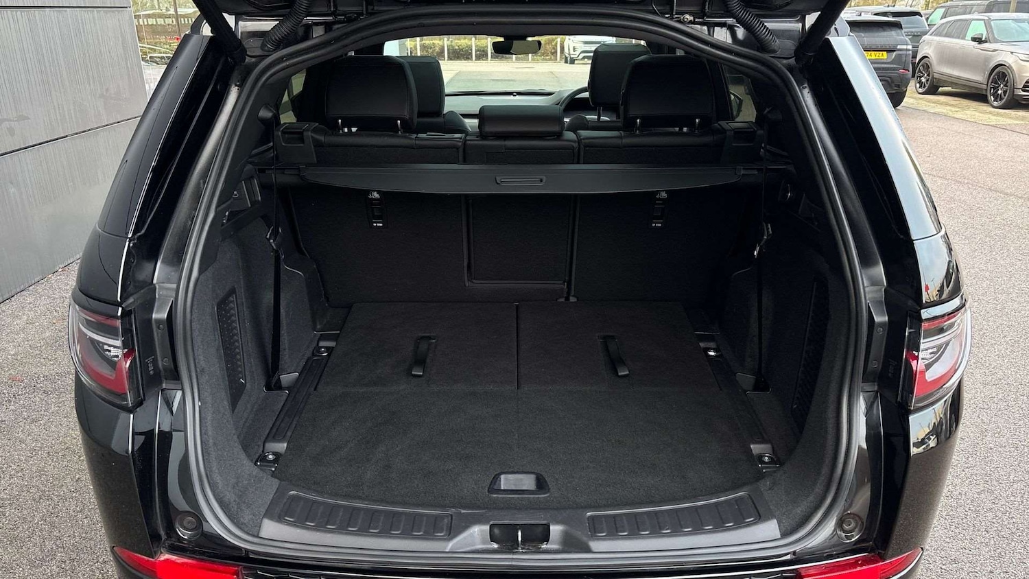 Used Land Rover Discovery Sport 2024 for sale - 77233124: Photo 10