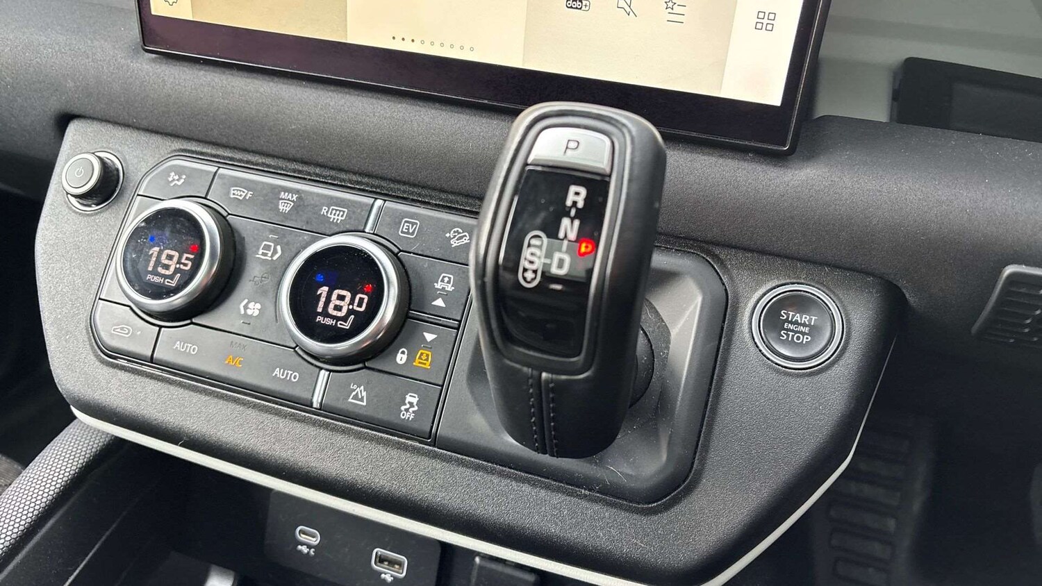 Used Land Rover Defender 2021 for sale - 76459806: Photo 13